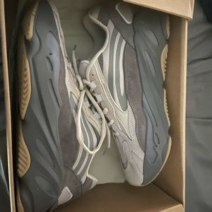 Yeezy Boost 700 V2 Tephra